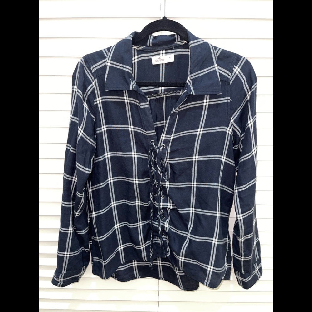 Hollister black and white button down with ties